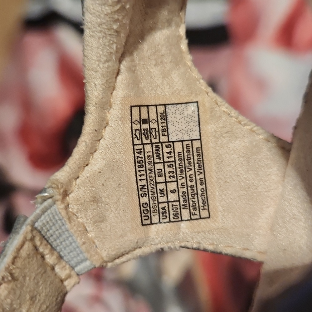 Ugg  baby. Sandals - Picture 5 of 6